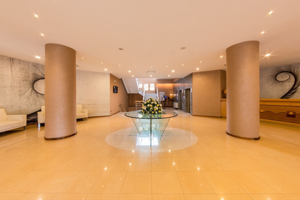 Grand Hotel Moon Valley — Hotel building in Vico Equense, Campania