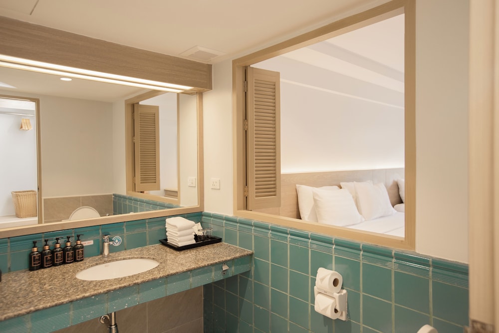 Phuket Orchid Resort and Spa — Hotel rooms in Karon, Phuket Province
