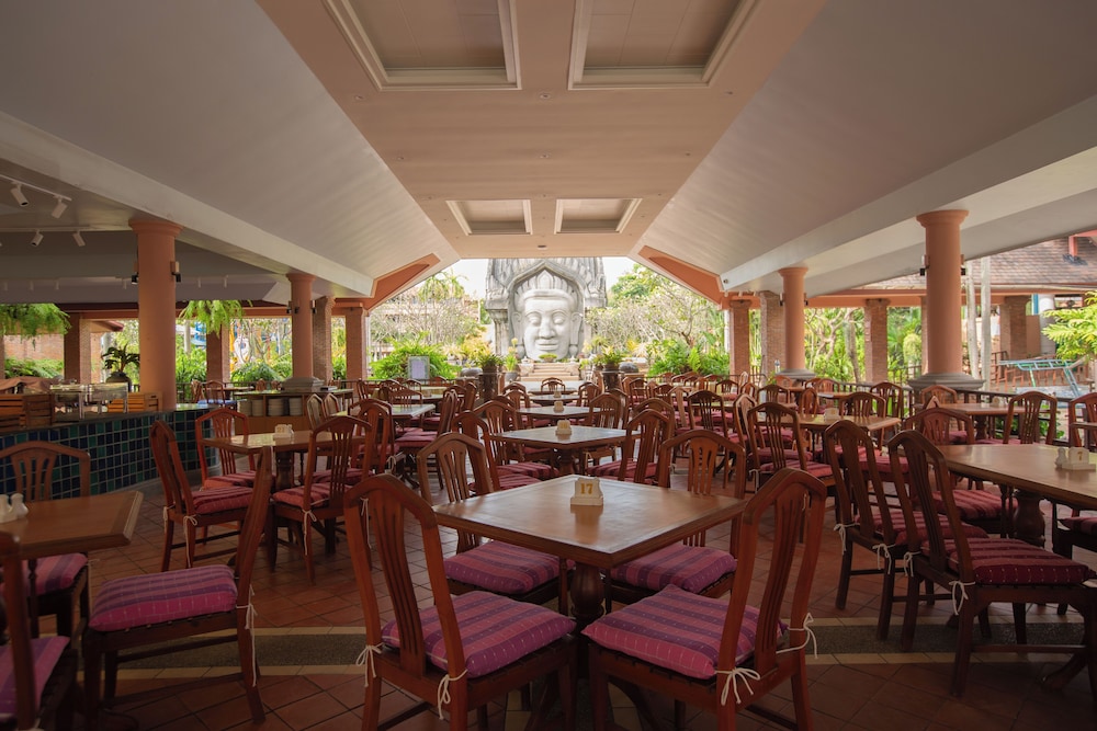 Phuket Orchid Resort and Spa — Restaurant & bars in Karon, Phuket Province