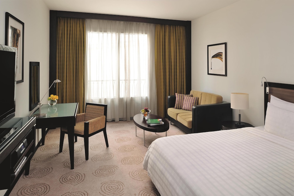Avani Deira Dubai Hotel — Hotel rooms in Dubai