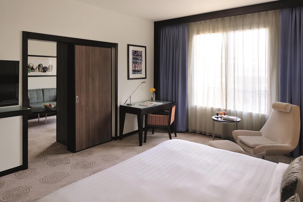 Avani Deira Dubai Hotel — Hotel rooms in Dubai