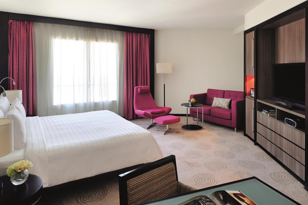 Avani Deira Dubai Hotel — Hotel rooms in Dubai