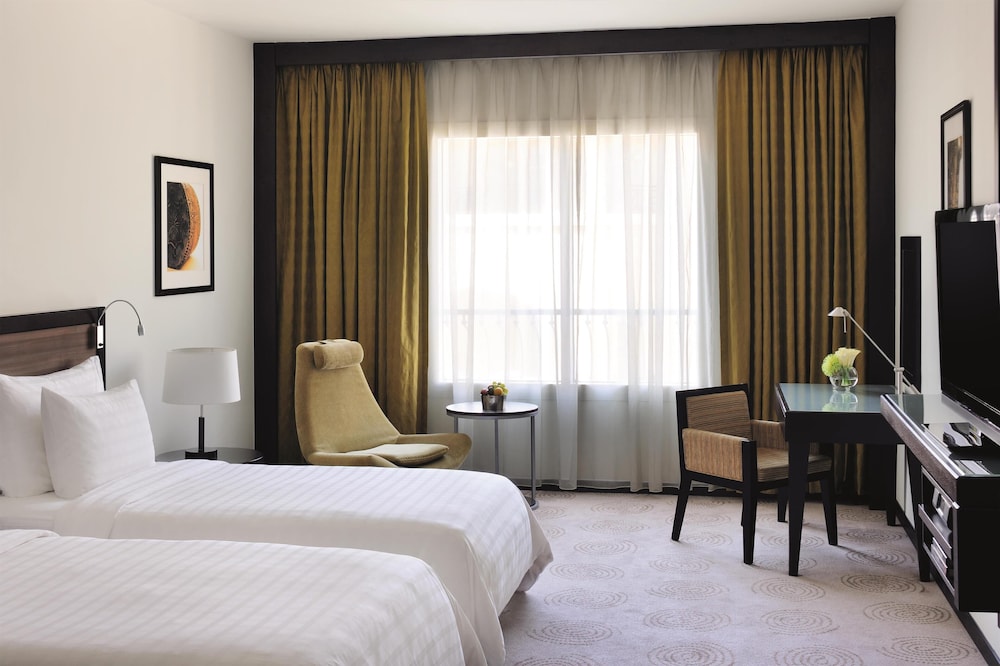 Avani Deira Dubai Hotel — Hotel rooms in Dubai