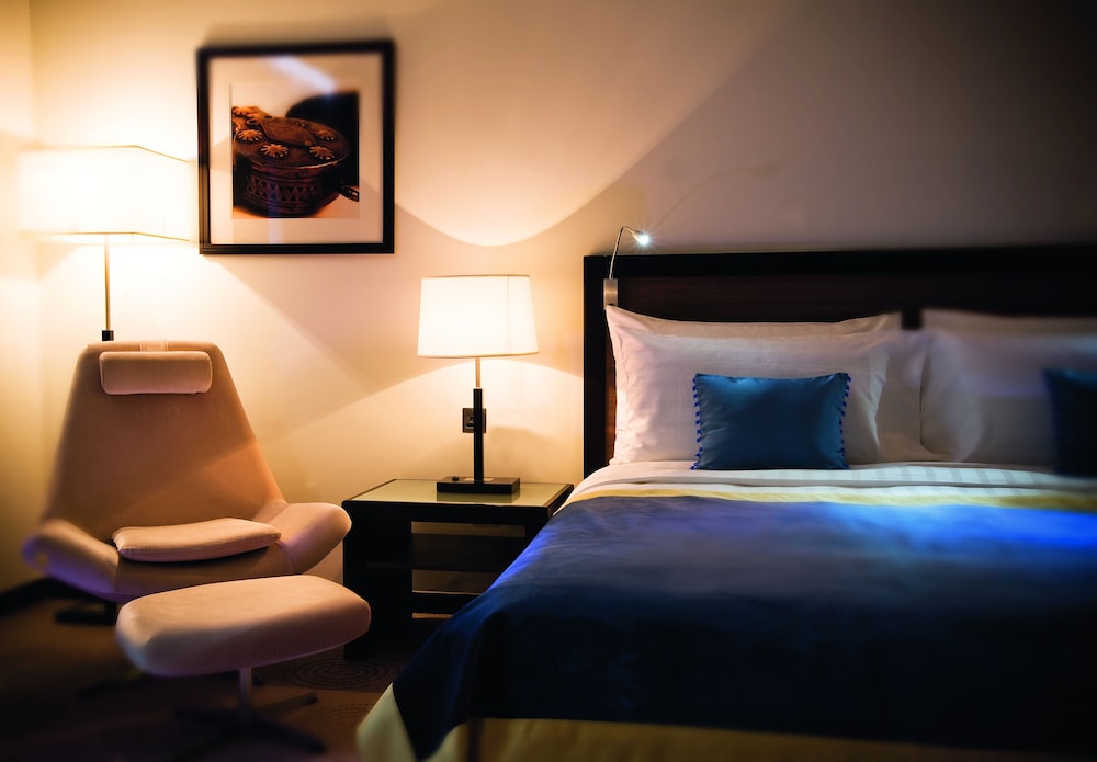 Avani Deira Dubai Hotel — Hotel rooms in Dubai
