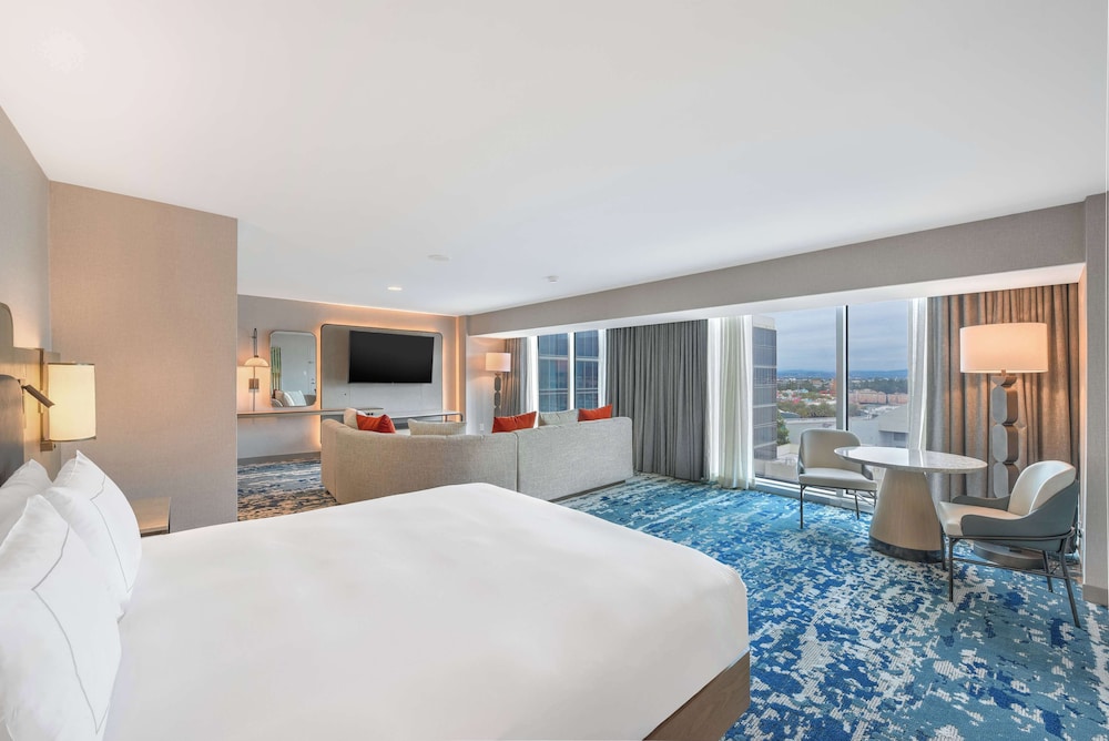 Hilton Anaheim — Hotel rooms in Anaheim, California
