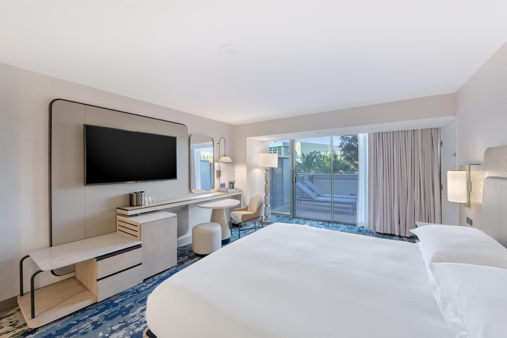 Hilton Anaheim — Hotel rooms in Anaheim, California