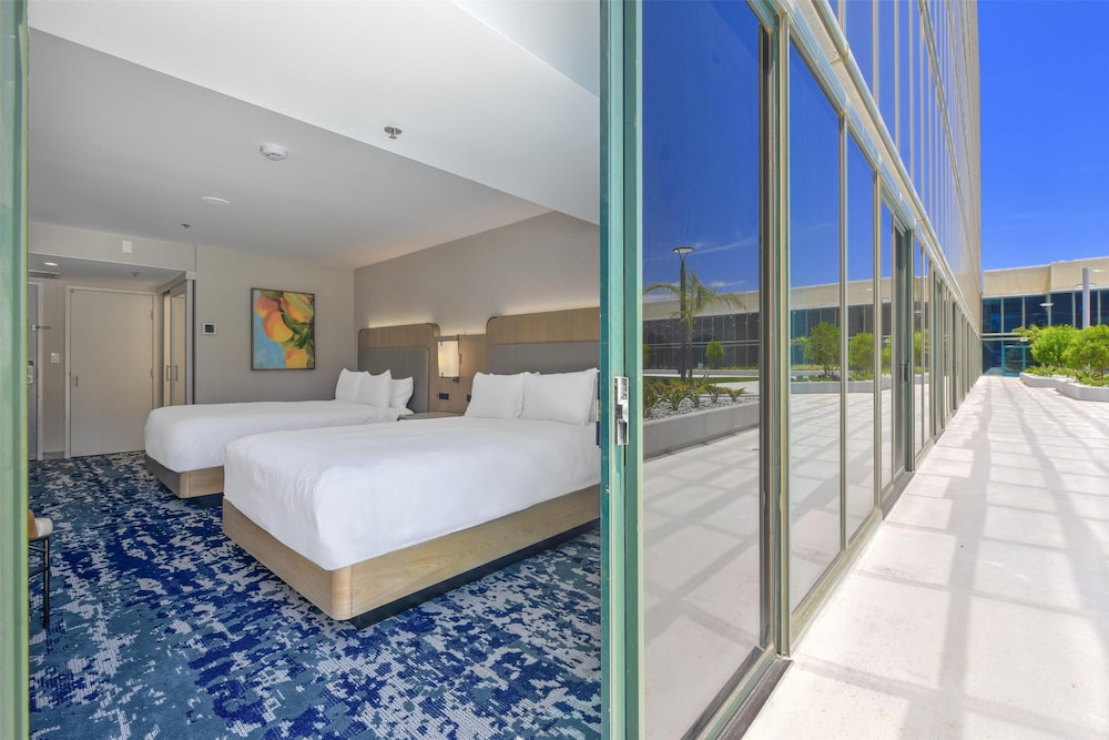 Hilton Anaheim — Hotel rooms in Anaheim, California