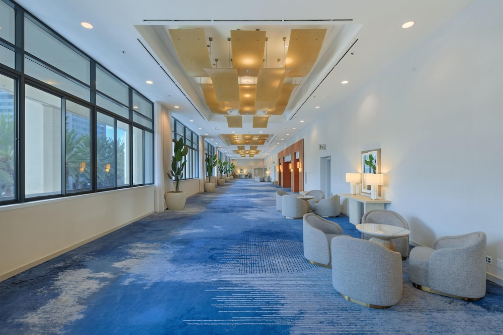 Hilton Anaheim — Hotel building in Anaheim, California