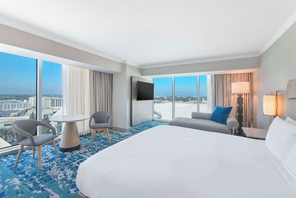 Hilton Anaheim — Hotel rooms in Anaheim, California