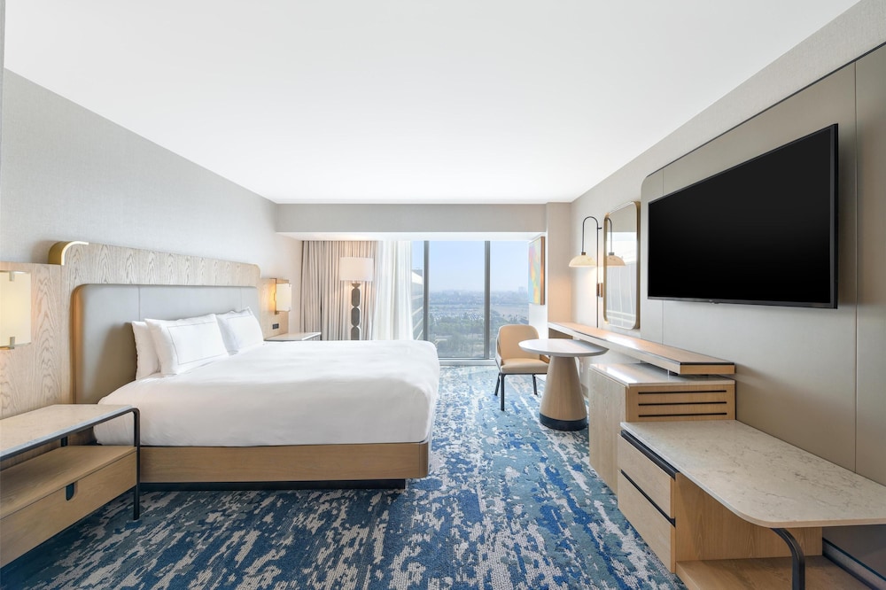 Hilton Anaheim — Hotel rooms in Anaheim, California