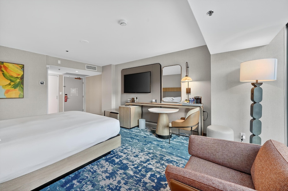Hilton Anaheim — Hotel rooms in Anaheim, California