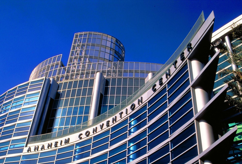 Hilton Anaheim — Hotel building in Anaheim, California