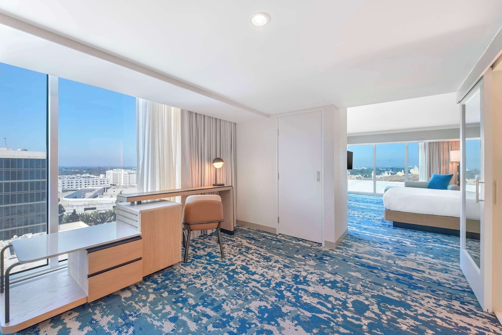 Hilton Anaheim — Hotel rooms in Anaheim, California