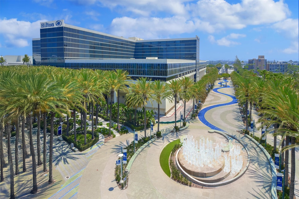 Hilton Anaheim — Hotel building in Anaheim, California