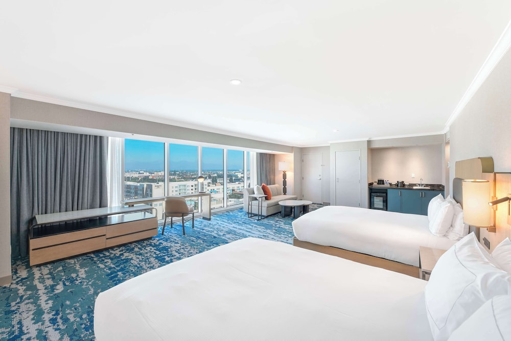 Hilton Anaheim — Hotel rooms in Anaheim, California