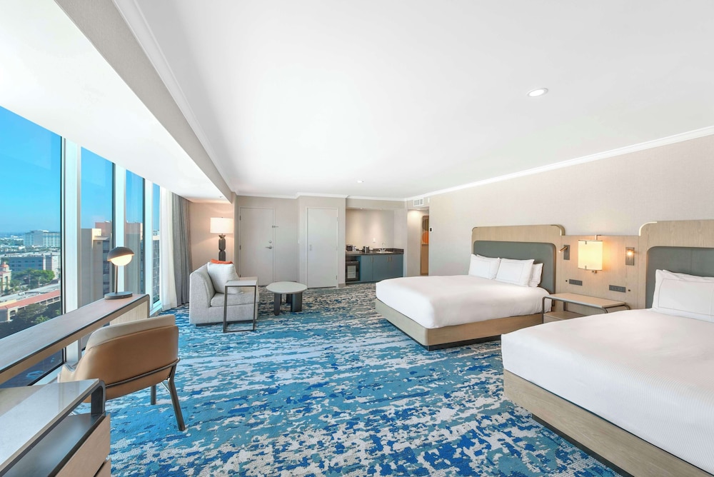 Hilton Anaheim — Hotel rooms in Anaheim, California