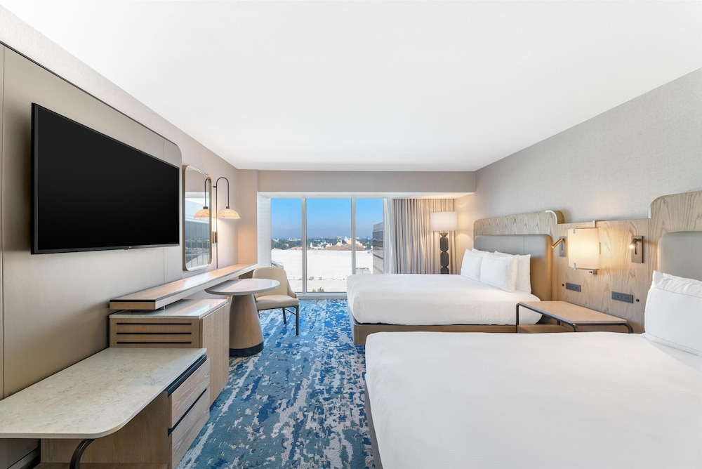 Hilton Anaheim — Hotel rooms in Anaheim, California