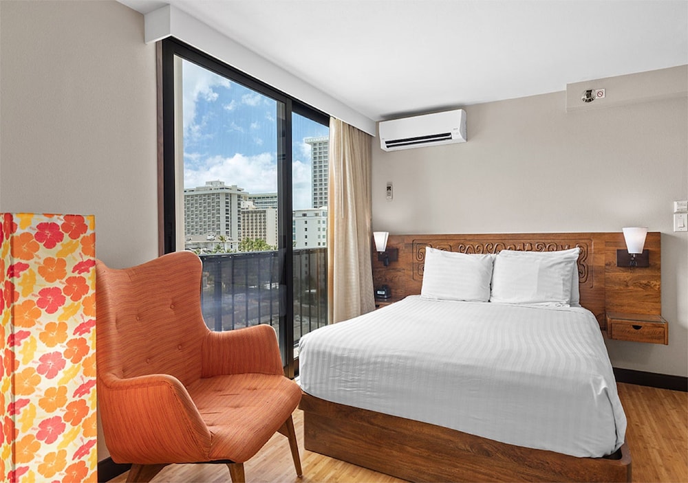 Castle Bamboo Waikīkī Hotel — Hotel rooms in Honolulu, Hawaii