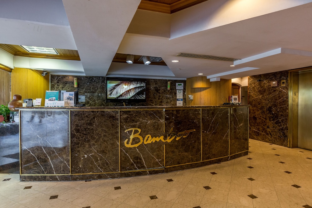 Castle Bamboo Waikīkī Hotel — Hotel building in Honolulu, Hawaii