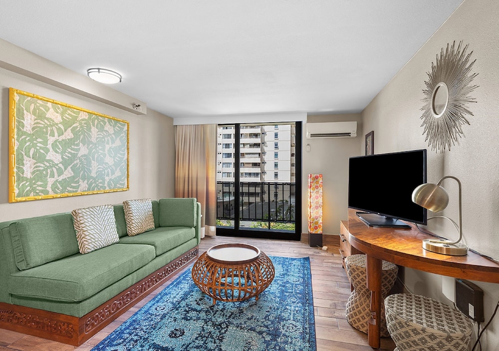Castle Bamboo Waikīkī Hotel — Hotel rooms in Honolulu, Hawaii