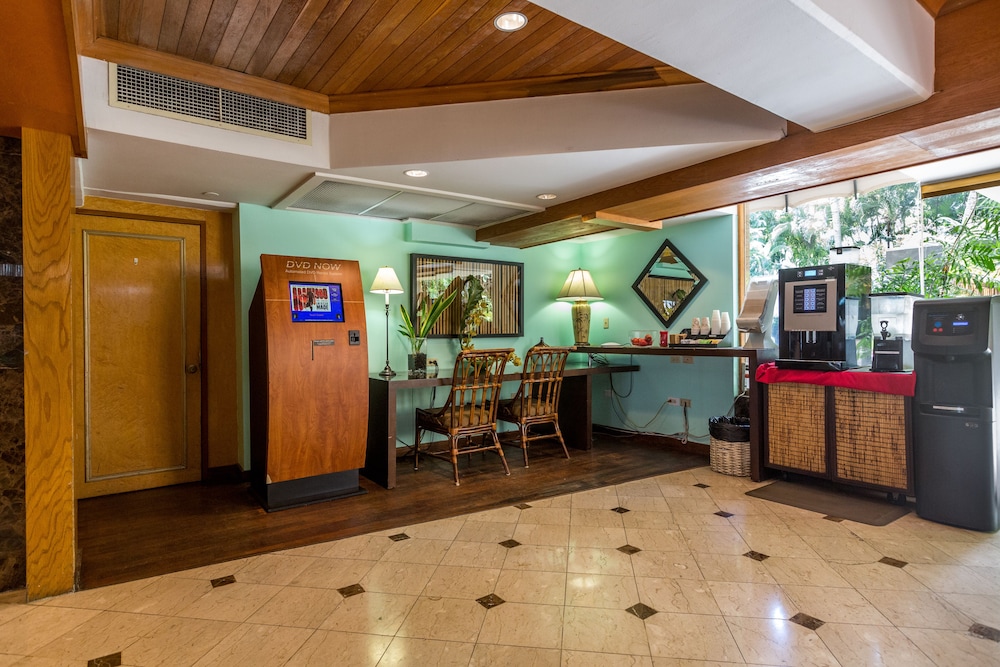 Castle Bamboo Waikīkī Hotel — Hotel building in Honolulu, Hawaii
