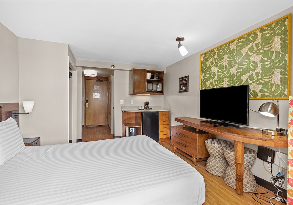Castle Bamboo Waikīkī Hotel — Hotel rooms in Honolulu, Hawaii