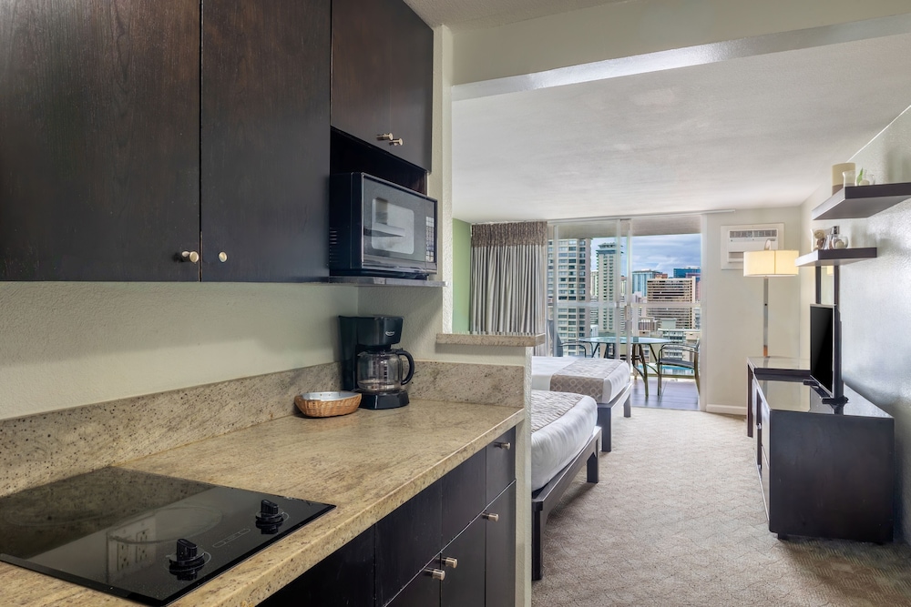 Skyline Island Colony Hotel — Hotel rooms in Honolulu, Hawaii