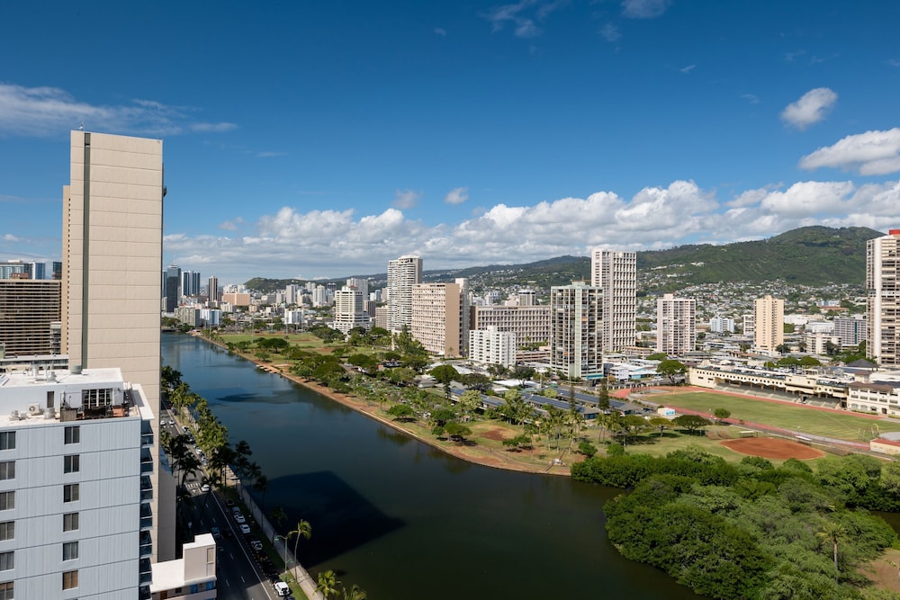 Skyline Island Colony Hotel — Attractions in the area in Honolulu, Hawaii