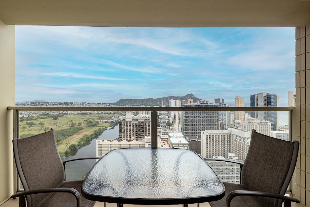 Skyline Island Colony Hotel — Attractions in the area in Honolulu, Hawaii