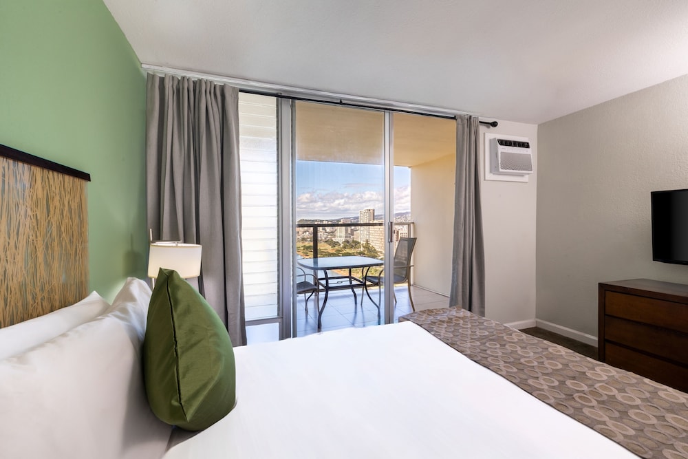 Skyline Island Colony Hotel — Hotel rooms in Honolulu, Hawaii