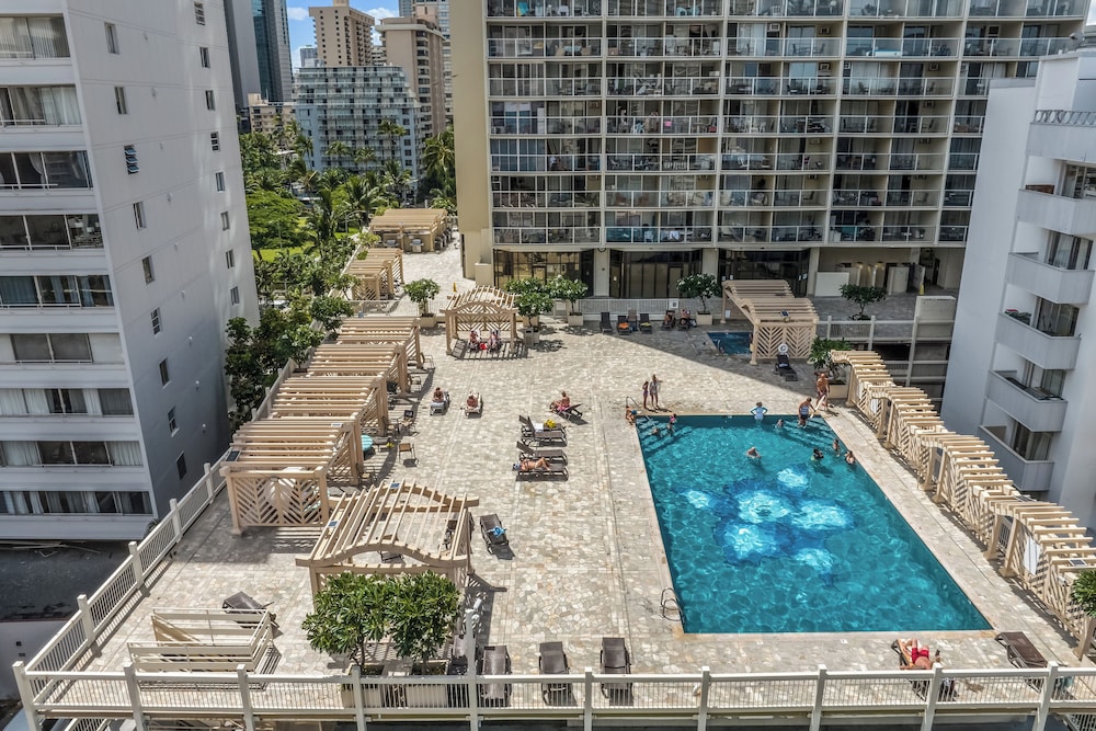 Skyline Island Colony Hotel — Main photo in Honolulu, Hawaii