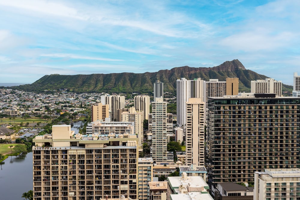 Skyline Island Colony Hotel — Attractions in the area in Honolulu, Hawaii