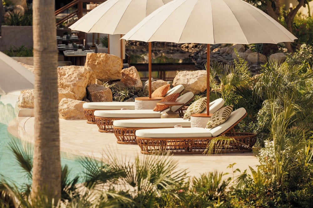 Jumeirah Beach Hotel Dubai — Outdoor in Dubai