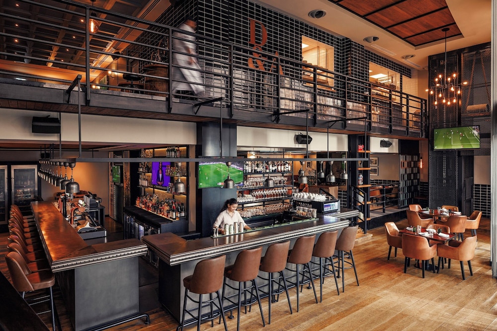 Jumeirah Beach Hotel Dubai — Restaurant in Dubai