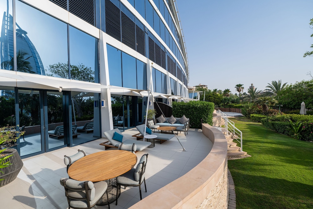 Jumeirah Beach Hotel Dubai — Rooms in Dubai