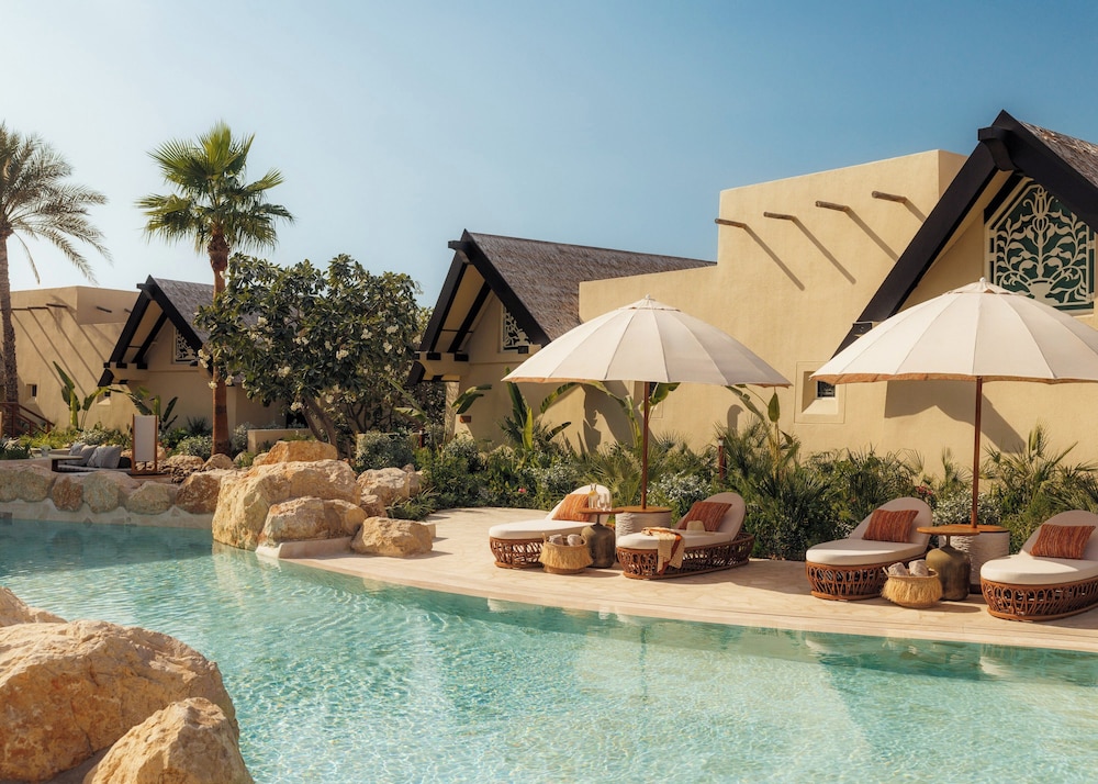 Jumeirah Beach Hotel Dubai — Outdoor in Dubai