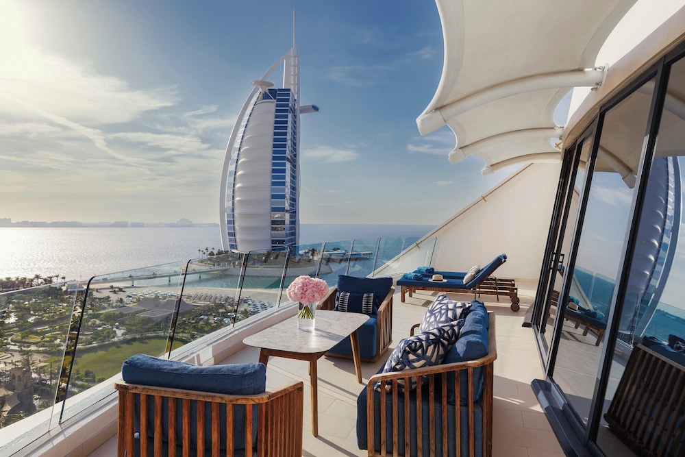 Jumeirah Beach Hotel Dubai — View in Dubai
