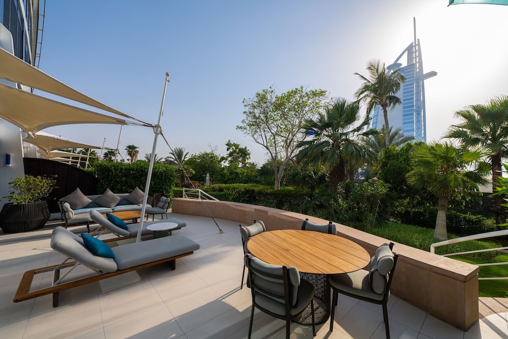 Jumeirah Beach Hotel Dubai — View in Dubai