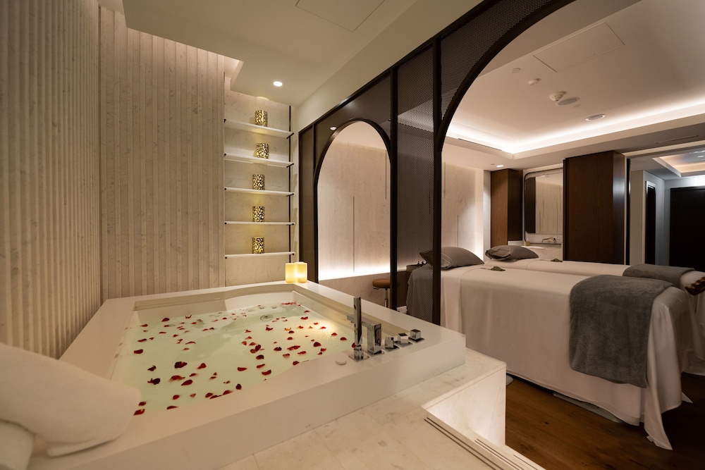 Jumeirah Beach Hotel Dubai — Facilities in Dubai