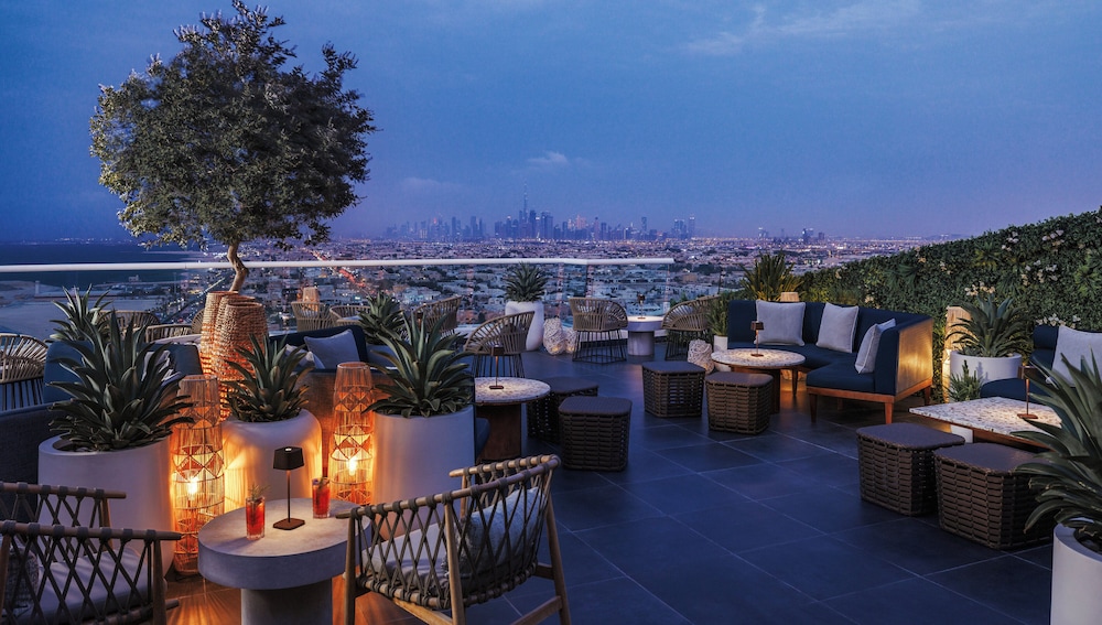 Jumeirah Beach Hotel Dubai — Restaurant in Dubai