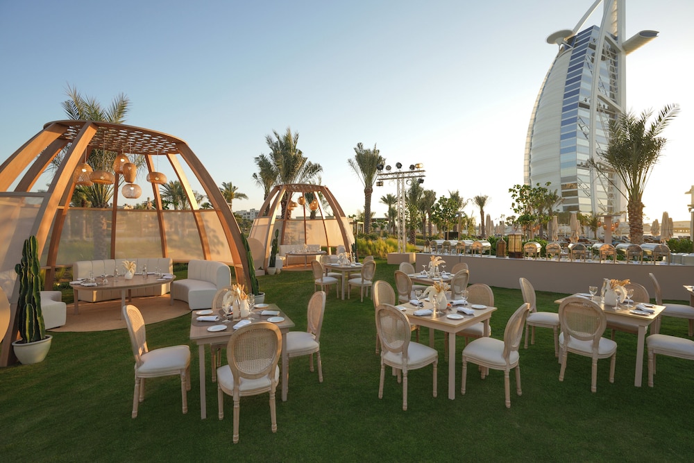 Jumeirah Beach Hotel Dubai — Shared spaces in Dubai