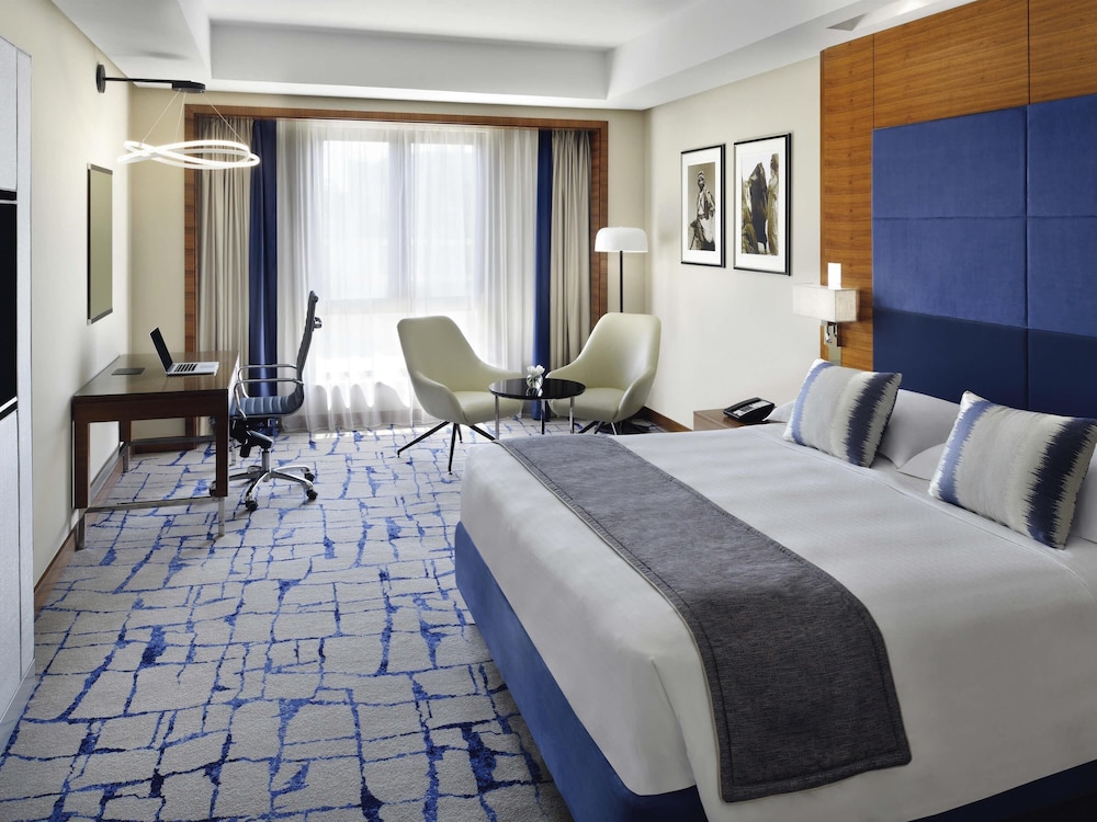 Mövenpick Hotel & Apartments Bur Dubai — Hotel rooms in Dubai