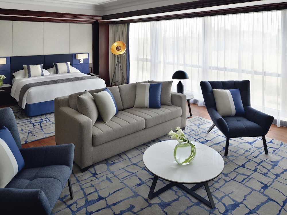 Mövenpick Hotel & Apartments Bur Dubai — Hotel rooms in Dubai