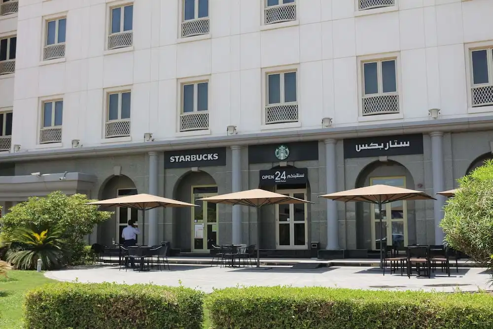 Mövenpick Hotel & Apartments Bur Dubai — Restaurant & bars in Dubai