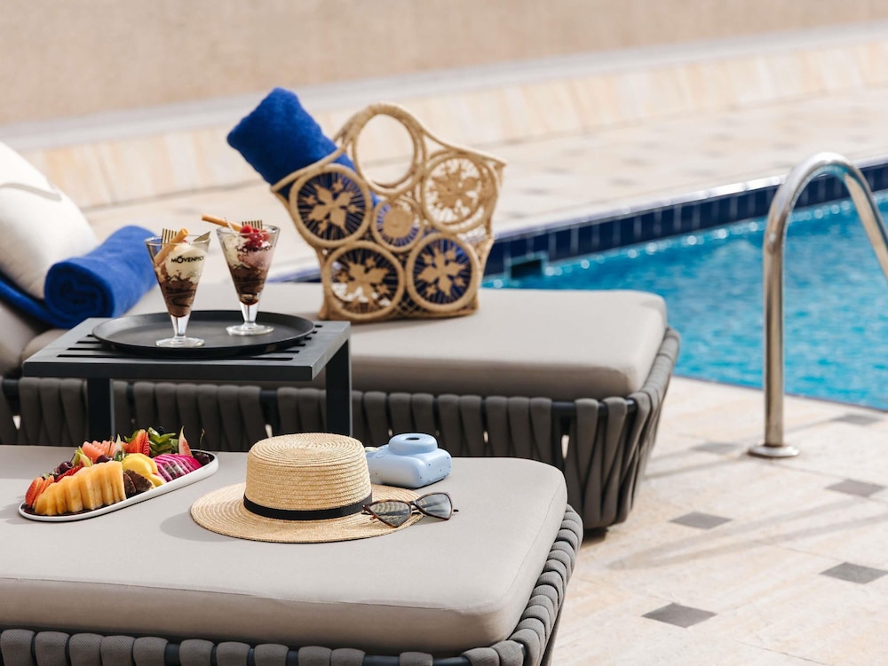 Mövenpick Hotel & Apartments Bur Dubai — Swimming pool in Dubai