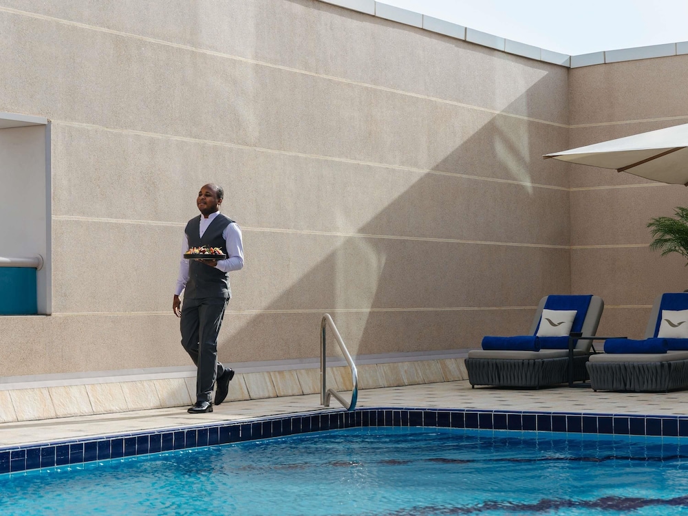 Mövenpick Hotel & Apartments Bur Dubai — Swimming pool in Dubai