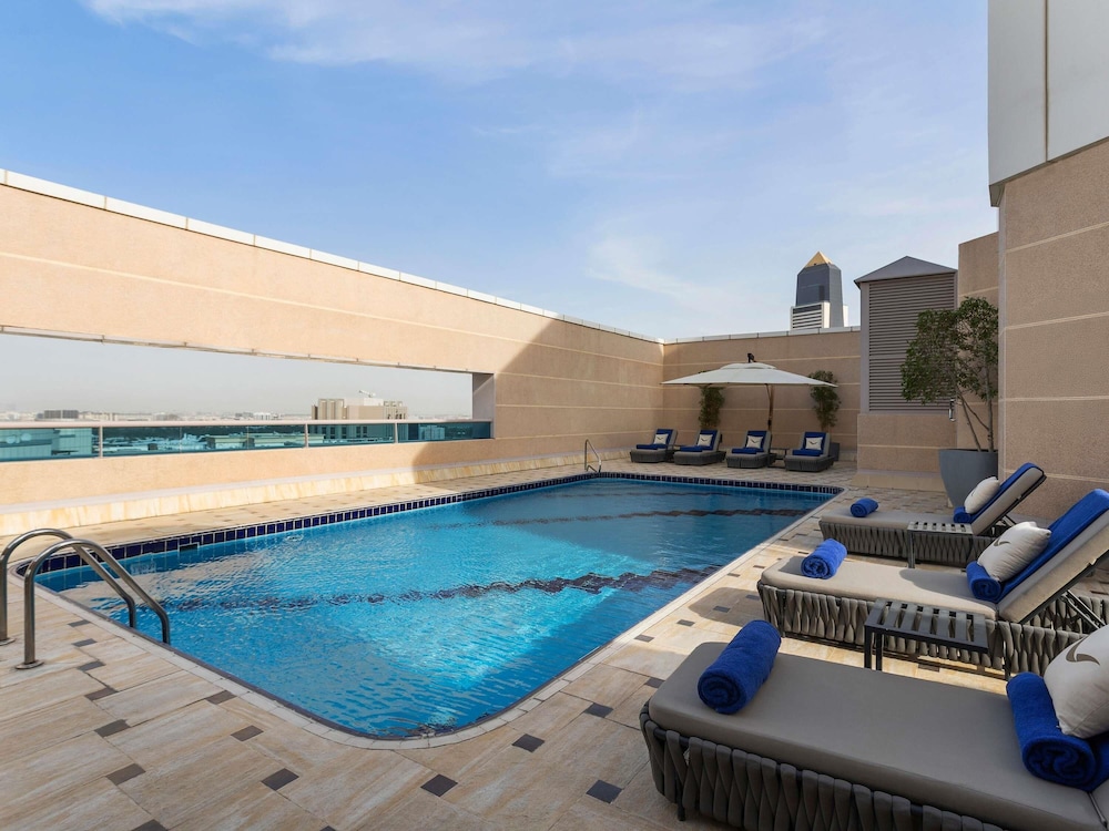 Mövenpick Hotel & Apartments Bur Dubai - zdjęcie 2