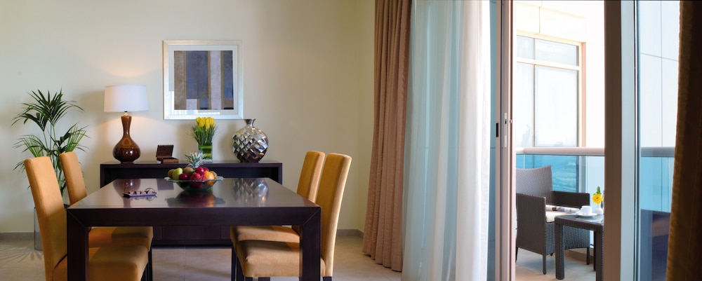 Mövenpick Hotel & Apartments Bur Dubai — Hotel rooms in Dubai
