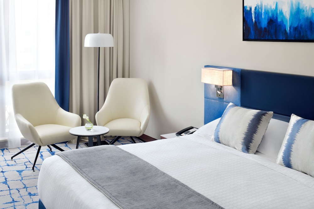 Mövenpick Hotel & Apartments Bur Dubai — Hotel rooms in Dubai