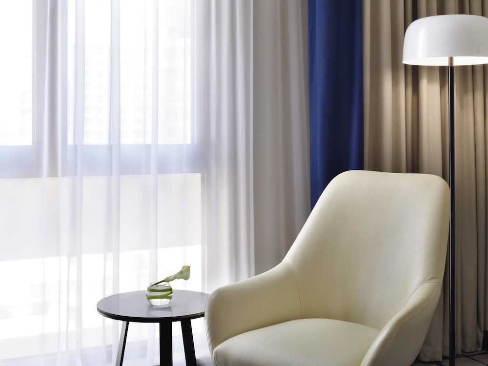 Mövenpick Hotel & Apartments Bur Dubai — Hotel rooms in Dubai